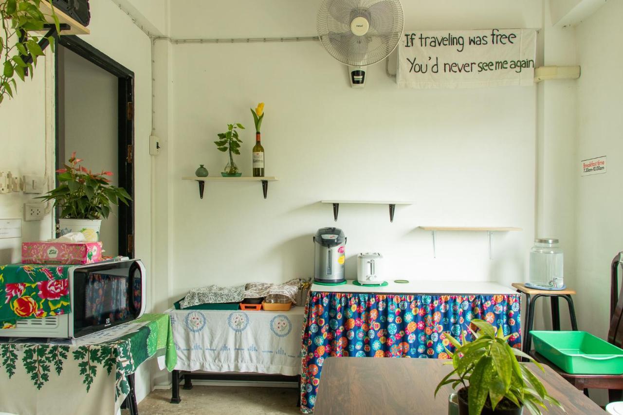 11:11 Hostel Пра Након Си Аютая Екстериор снимка