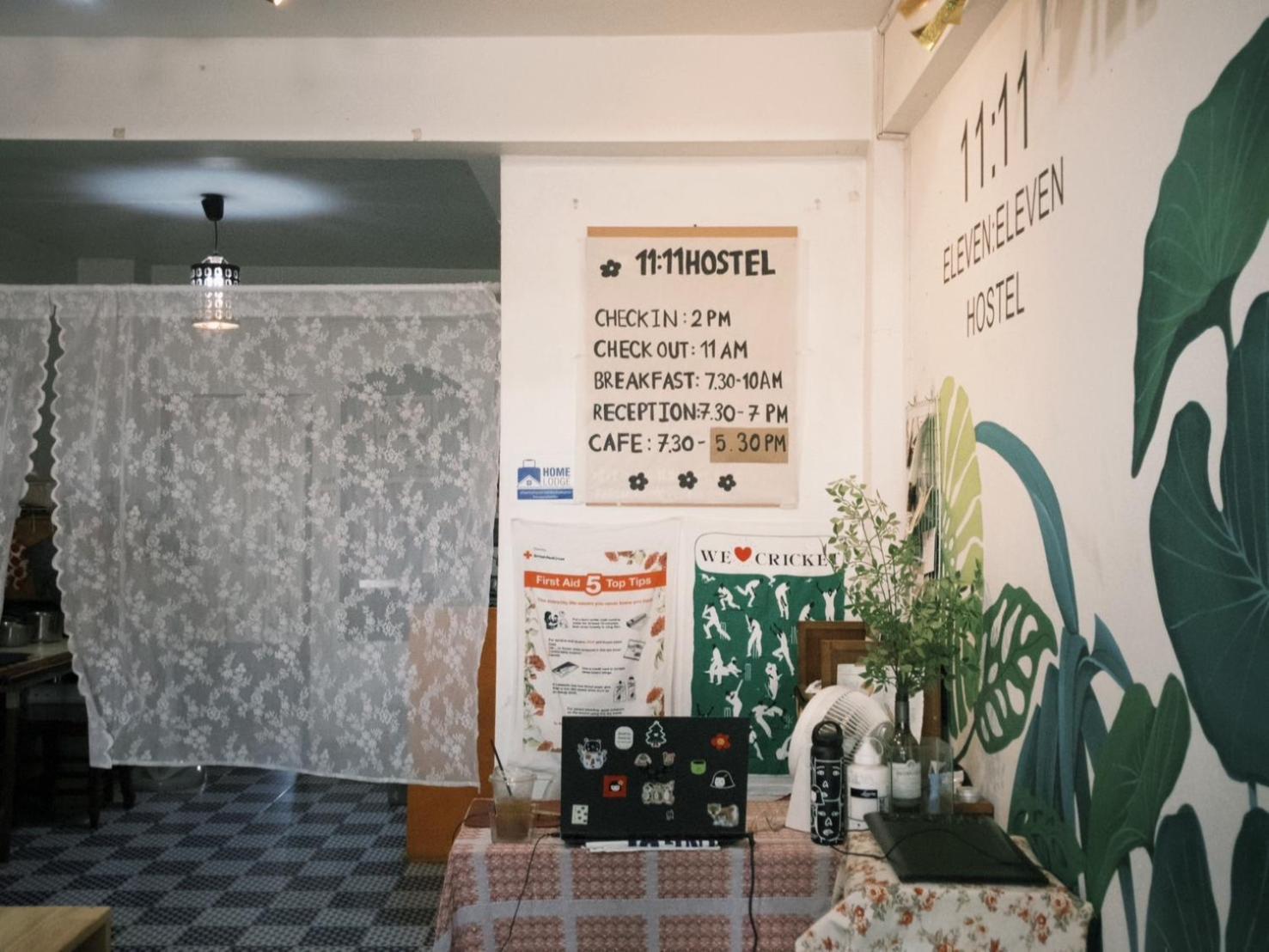 11:11 Hostel Пра Након Си Аютая Екстериор снимка